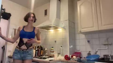 Snapshot of sombre_sdelices chatting on March 8, 2026, 6:01 pm Tayla online show from March 8, 2026, 6:01 pm