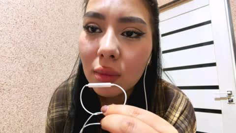 Sabrina 3 online show from April 7, 2026, 9:04 pm