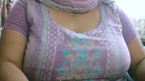 Snapshot of soni88888 chatting on December 9, 2024, 11:47 am soni88888 online show from December 9, 2024, 11:47 am