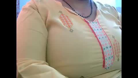 Snapshot of soni88888 chatting on December 11, 2024, 5:43 am soni88888 online show from December 11, 2024, 5:43 am