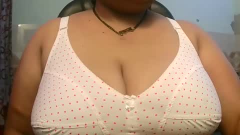 Snapshot of soni88888 chatting on December 16, 2024, 6:43 am soni88888 online show from December 16, 2024, 6:43 am