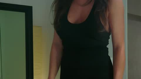 Snapshot of sonia_kate chatting on May 8, 2026, 10:37 pm Sonia Kate online show from May 8, 2026, 10:37 pm