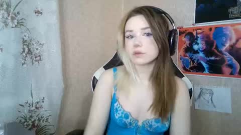 Mila online show from March 27, 2026, 4:40 pm