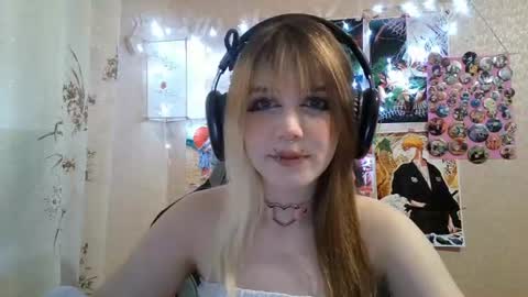 Mila online show from July 17, 2026, 2:13 pm
