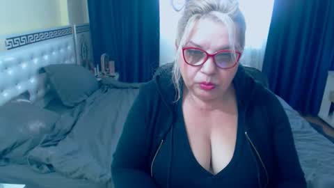 Snapshot of sonyamilf chatting on January 14, 2026, 1:28 pm Sonya online show from January 14, 2026, 1:28 pm