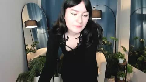 Sophi online show from December 2, 2025, 7:25 am