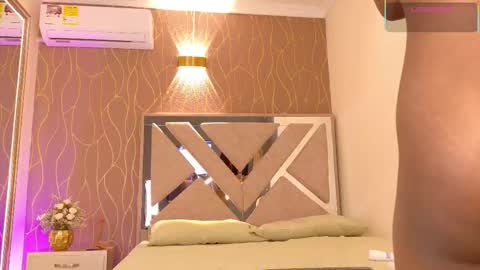 Snapshot of sophia_blade1 chatting on February 11, 2026, 12:32 pm online show from February 11, 2026, 12:32 pm