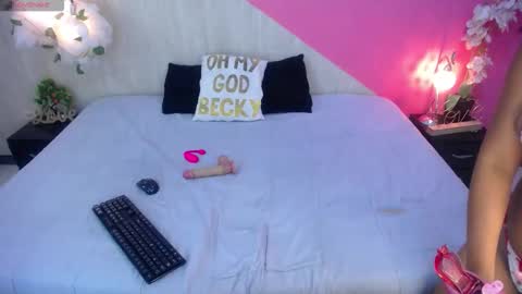 sophia_brunette21 online show from November 29, 2025, 1:03 pm