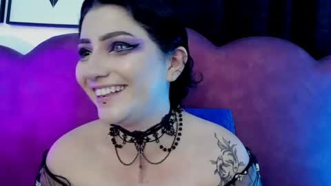 sophia hottie online show from July 8, 2026, 4:11 pm