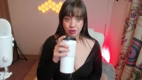 Snapshot of sophia_grants chatting on October 16, 2025, 6:03 am sophia_grants online show from October 16, 2025, 6:03 am