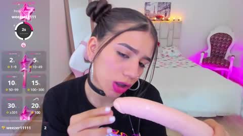 Snapshot of sophia_rincon chatting on December 5, 2024, 6:55 pm Sophia Rincon online show from December 5, 2024, 6:55 pm