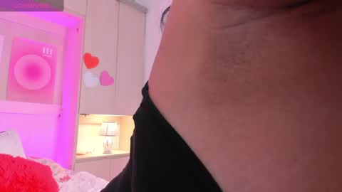  S O P H I A  online show from March 5, 2025, 11:38 am