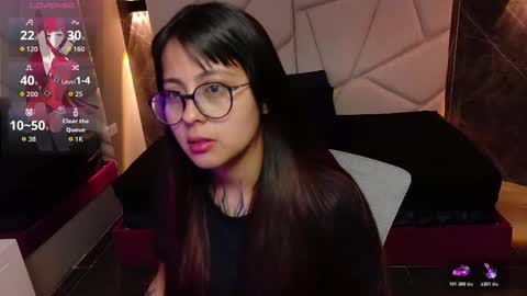 Sophi  online show from October 20, 2025, 11:32 am