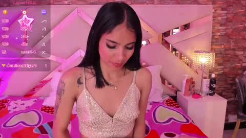 Sophia Paris online show from November 15, 2025, 3:15 am