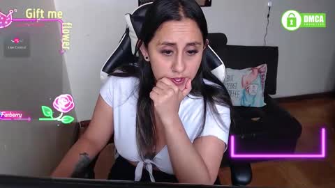 sophiaa_vega_ online show from February 15, 2026, 2:03 pm