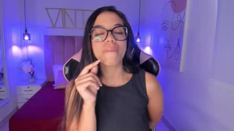 Sophie Hill  online show from October 24, 2025, 9:00 pm