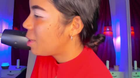 Sophie Hill  online show from November 12, 2025, 9:36 pm