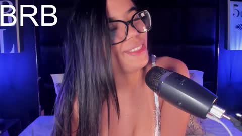 Sophie Hill  online show from November 26, 2025, 4:46 am