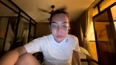 Snapshot of sophiaandress chatting on April 23, 2026, 1:13 pm sophiaandress online show from April 23, 2026, 1:13 pm