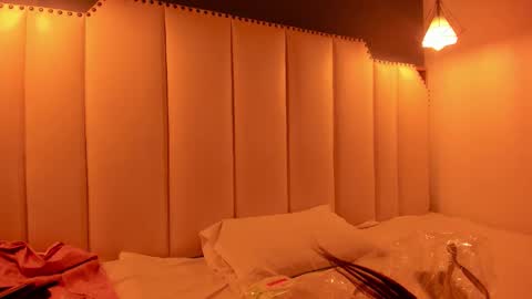 Snapshot of sophiabloss chatting on January 17, 2026, 11:48 am Sophie online show from January 17, 2026, 11:48 am