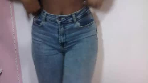 Snapshot of sophiacastro19 chatting on February 12, 2026, 10:27 pm Sophia online show from February 12, 2026, 10:27 pm