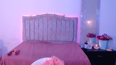 Snapshot of sophiadamx chatting on December 19, 2025, 5:14 am Sophiee online show from December 19, 2025, 5:14 am