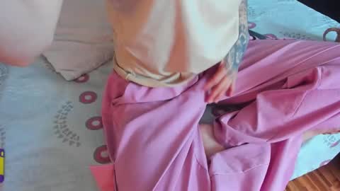 sophiamiller6 online show from April 1, 2026, 1:23 pm