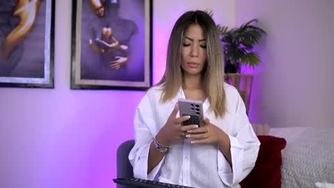 Sophie online show from April 7, 2026, 3:07 am