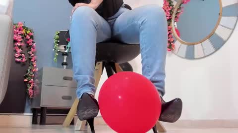 Sophia online show from November 11, 2025, 10:21 pm