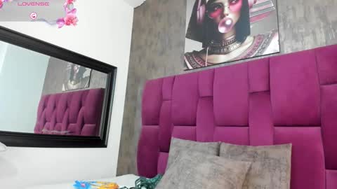 Sophia online show from November 18, 2025, 12:31 pm