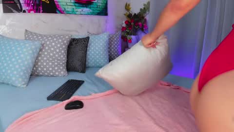 Snapshot of sophicarter_ chatting on May 16, 2026, 7:56 pm online show from May 16, 2026, 7:56 pm