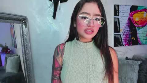 Snapshot of sophicarter_ chatting on May 29, 2026, 7:56 pm online show from May 29, 2026, 7:56 pm