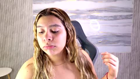 sophie online show from May 19, 2026, 12:11 pm