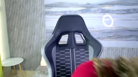 sophie online show from May 22, 2026, 11:49 am