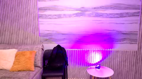 sophie online show from May 27, 2026, 11:18 am