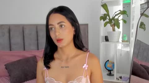  Sophie  online show from September 12, 2025, 8:42 pm