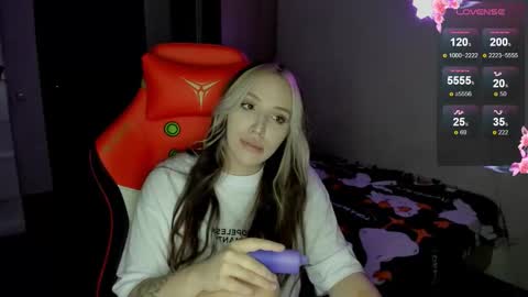 Snapshot of sophie__lambert chatting on October 4, 2025, 4:49 pm sophie__lambert online show from October 4, 2025, 4:49 pm