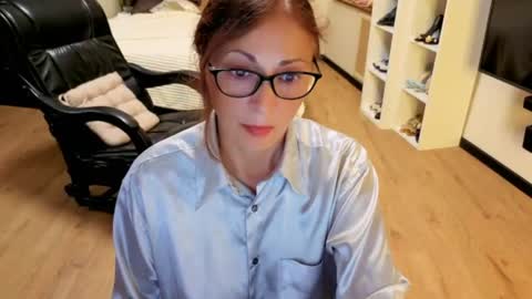 Sophie online show from July 3, 2026, 5:41 pm