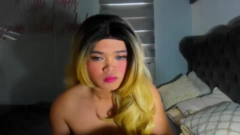 sophie_cutie03 online show from December 14, 2025, 4:29 am