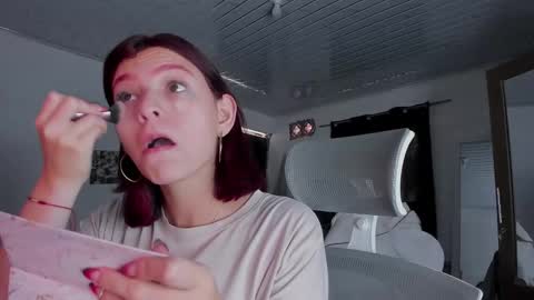 Snapshot of sophie_dolly_ chatting on February 27, 2026, 7:03 pm sophie doll online show from February 27, 2026, 7:03 pm