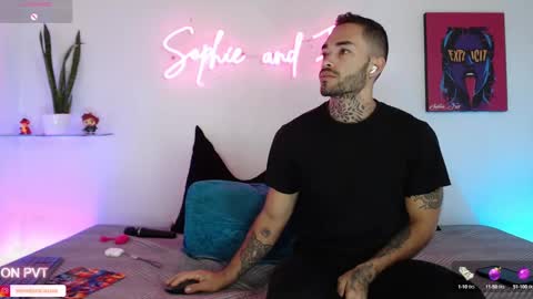 SOPHIE - FOXX online show from October 17, 2025, 1:46 pm