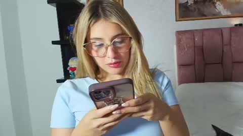  SOPHIE JANNER online show from July 9, 2026, 4:16 am