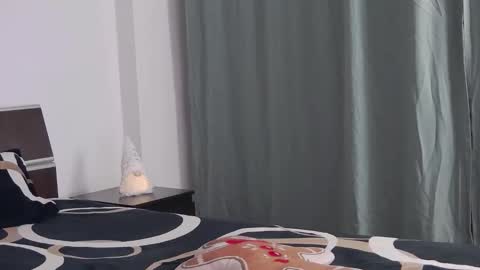 Snapshot of sophie_jeans chatting on November 19, 2025, 4:40 pm Sophie jeans online show from November 19, 2025, 4:40 pm