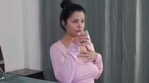 Snapshot of sophie_jeans chatting on December 14, 2025, 3:50 pm Sophie jeans online show from December 14, 2025, 3:50 pm