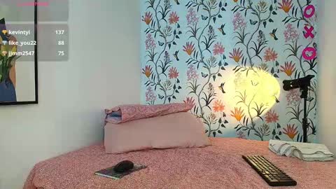 Snapshot of sophie_lii chatting on February 20, 2025, 8:36 pm Sophie or Sof online show from February 20, 2025, 8:36 pm