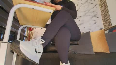 Sophie online show from March 9, 2026, 12:09 pm