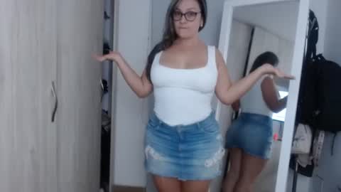 Snapshot of sophie_lopez1 chatting on June 11, 2026, 2:11 am Sofa online show from June 11, 2026, 2:11 am