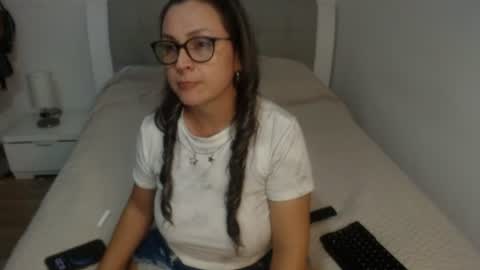 Sofa online show from June 18, 2026, 11:20 pm