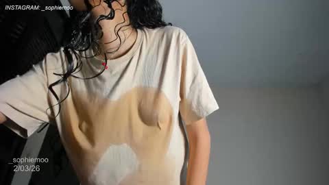 Snapshot of sophie_moo chatting on March 2, 2026, 12:01 pm Sophie online show from March 2, 2026, 12:01 pm