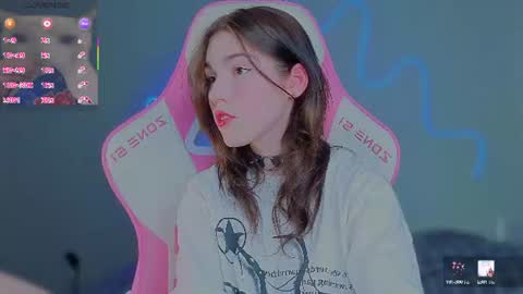 sophie_nomenal_ online show from July 4, 2026, 7:25 am